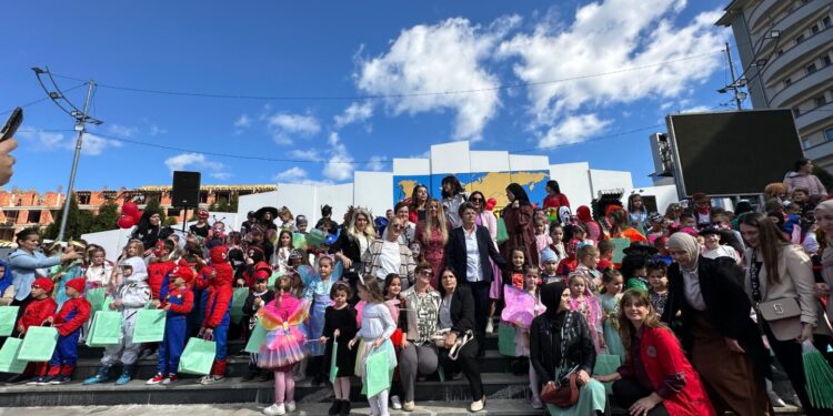 (VIDEO)Tutin u znaku dečije mašte, počelo obeležavanje Dečije nedelje