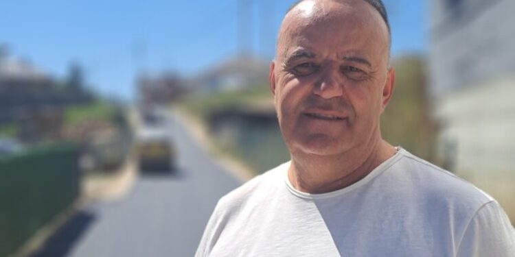 Privatnik i humanista Izet Tutić asfaltirao ulicu u naselju Dubovo