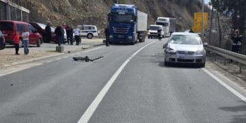 DEVOJČICA (16) UMRLA, BILA NA TROTINETU SA DRUGARICOM Prve slike nesreće kod Novog Pazara: Lekari bili nemoćni