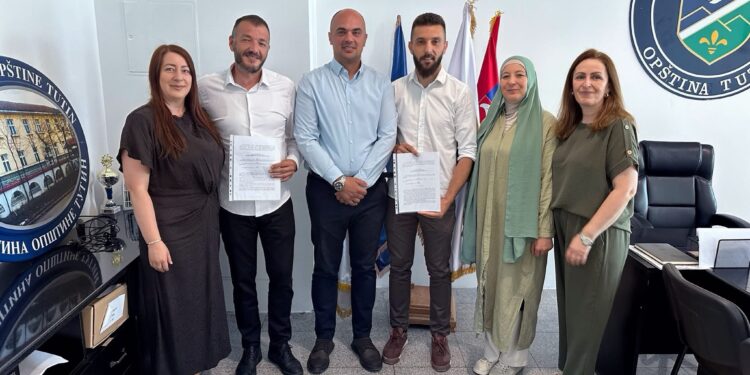 Milhad Hot uručio rješenja: Nastavak uspješnog rada u kulturi i sportu opštine Tutin